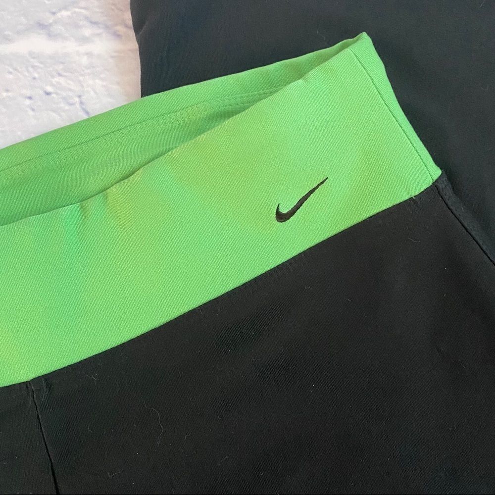 Nike Black/Green Wide Waistband Boot Cut Yoga Pants EUC Small - Picture 4 of 11